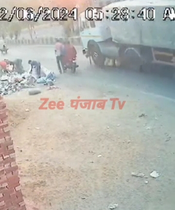 जालंधर : नकोदर रोड पर हुए दर्दनाक हादसे में हुई बाप – बेटे की मौत की CCTV आई सामने, देखें